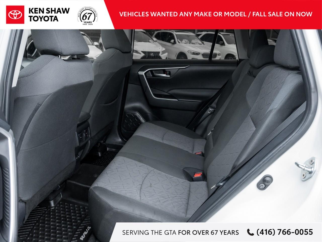 2024 Toyota RAV4 XLE 4dr All-wheel Drive Photo