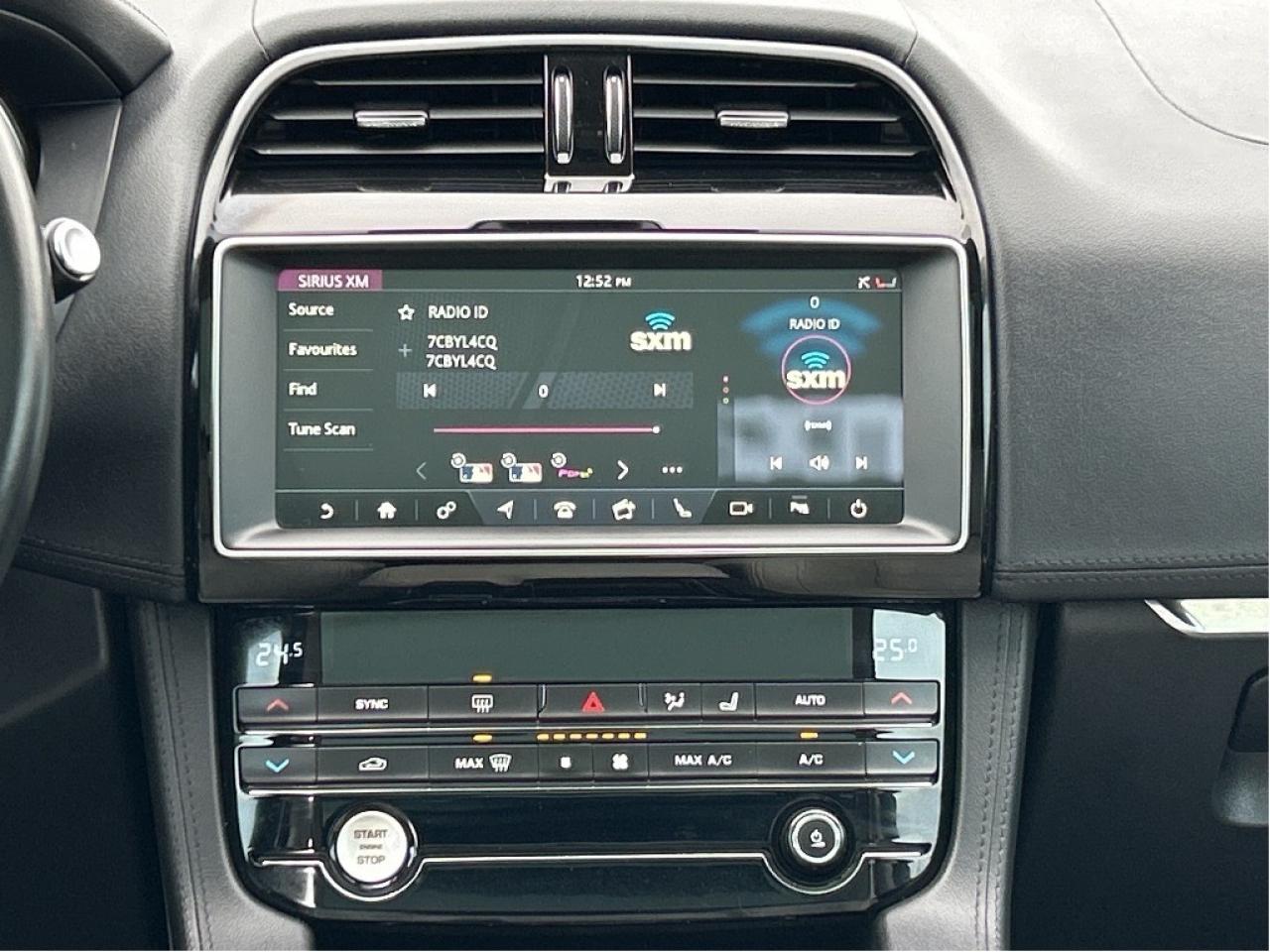 2019 Jaguar F-PACE Prestige AWD/LEATHER/NAV/PWR ROOF CALL PICTON Photo