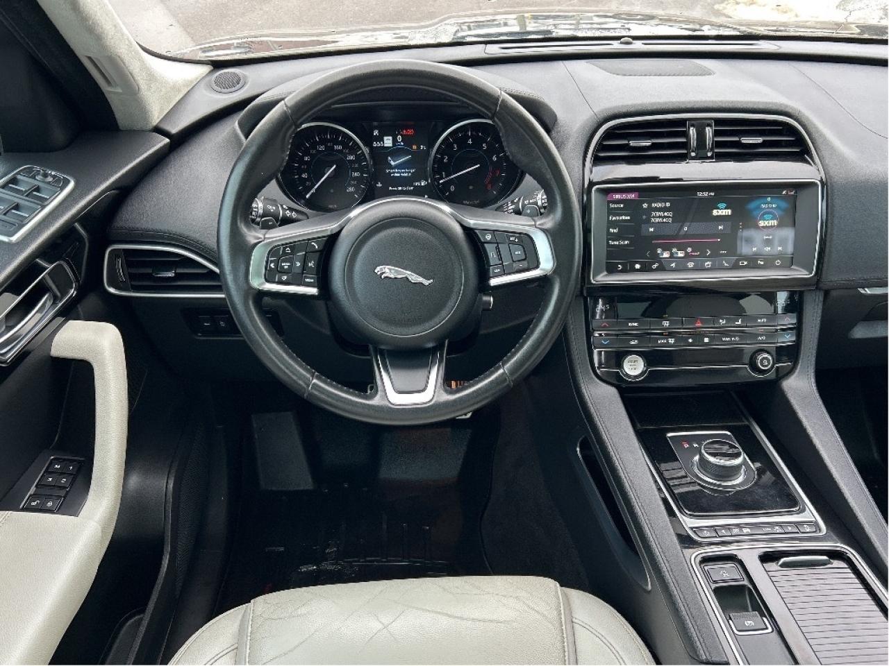 2019 Jaguar F-PACE Prestige AWD/LEATHER/NAV/PWR ROOF CALL PICTON Photo