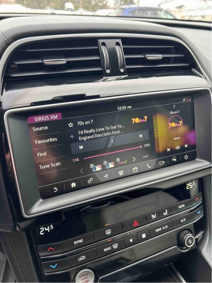 2019 Jaguar F-PACE Prestige AWD/LEATHER/NAV/PWR ROOF CALL PICTON Photo