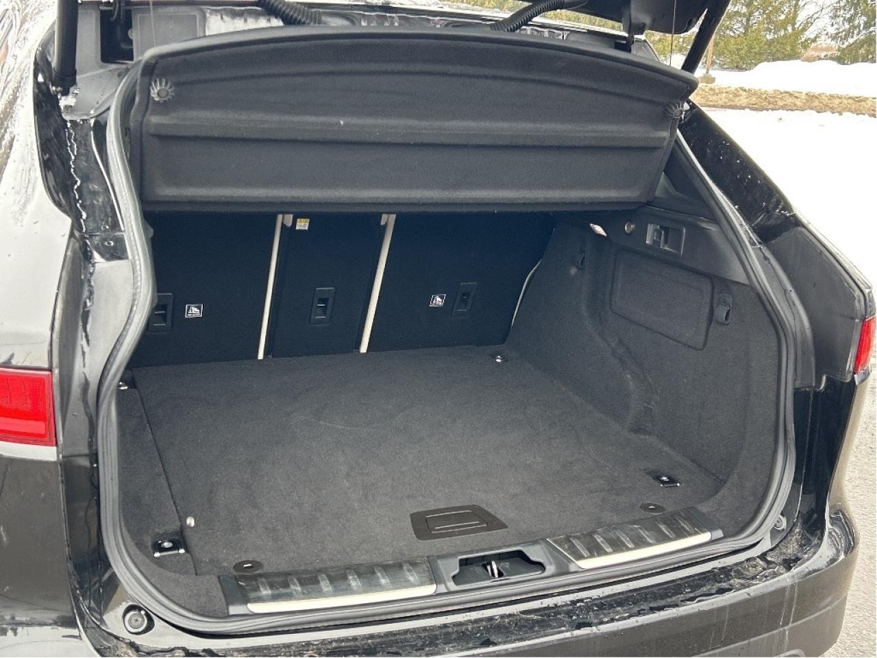 2019 Jaguar F-PACE Prestige AWD/LEATHER/NAV/PWR ROOF CALL PICTON Photo