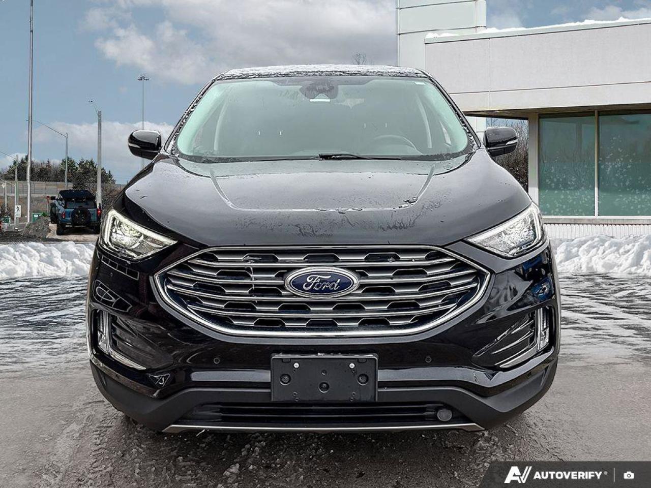 2022 Ford Edge Titanium   MOONROOF   NAV   LEATHER MOONROOF   NAV Photo