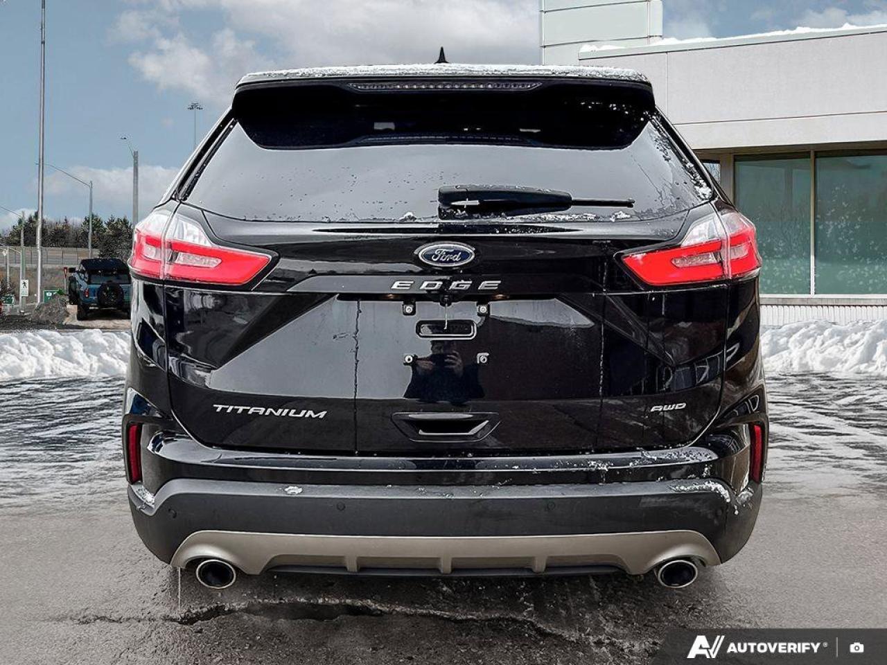 2022 Ford Edge Titanium   MOONROOF   NAV   LEATHER MOONROOF   NAV Photo