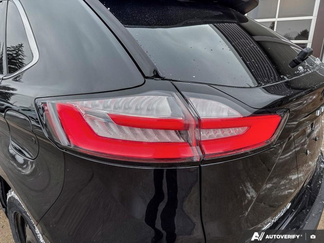 2022 Ford Edge Titanium   MOONROOF   NAV   LEATHER MOONROOF   NAV Photo