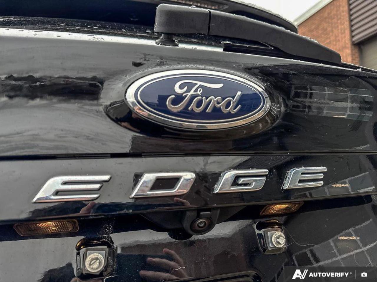 2022 Ford Edge Titanium   MOONROOF   NAV   LEATHER MOONROOF   NAV Photo