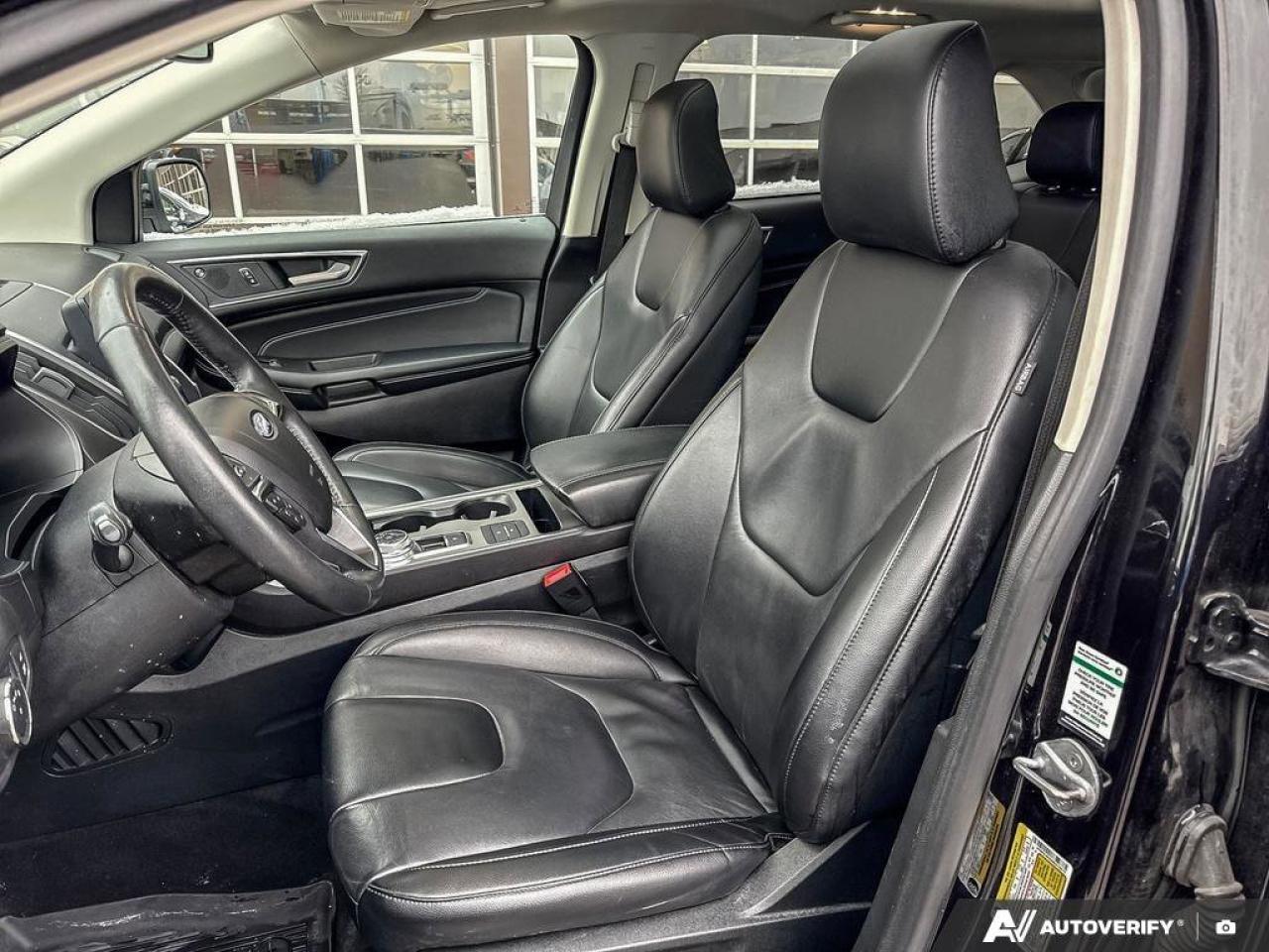 2022 Ford Edge Titanium   MOONROOF   NAV   LEATHER MOONROOF   NAV Photo