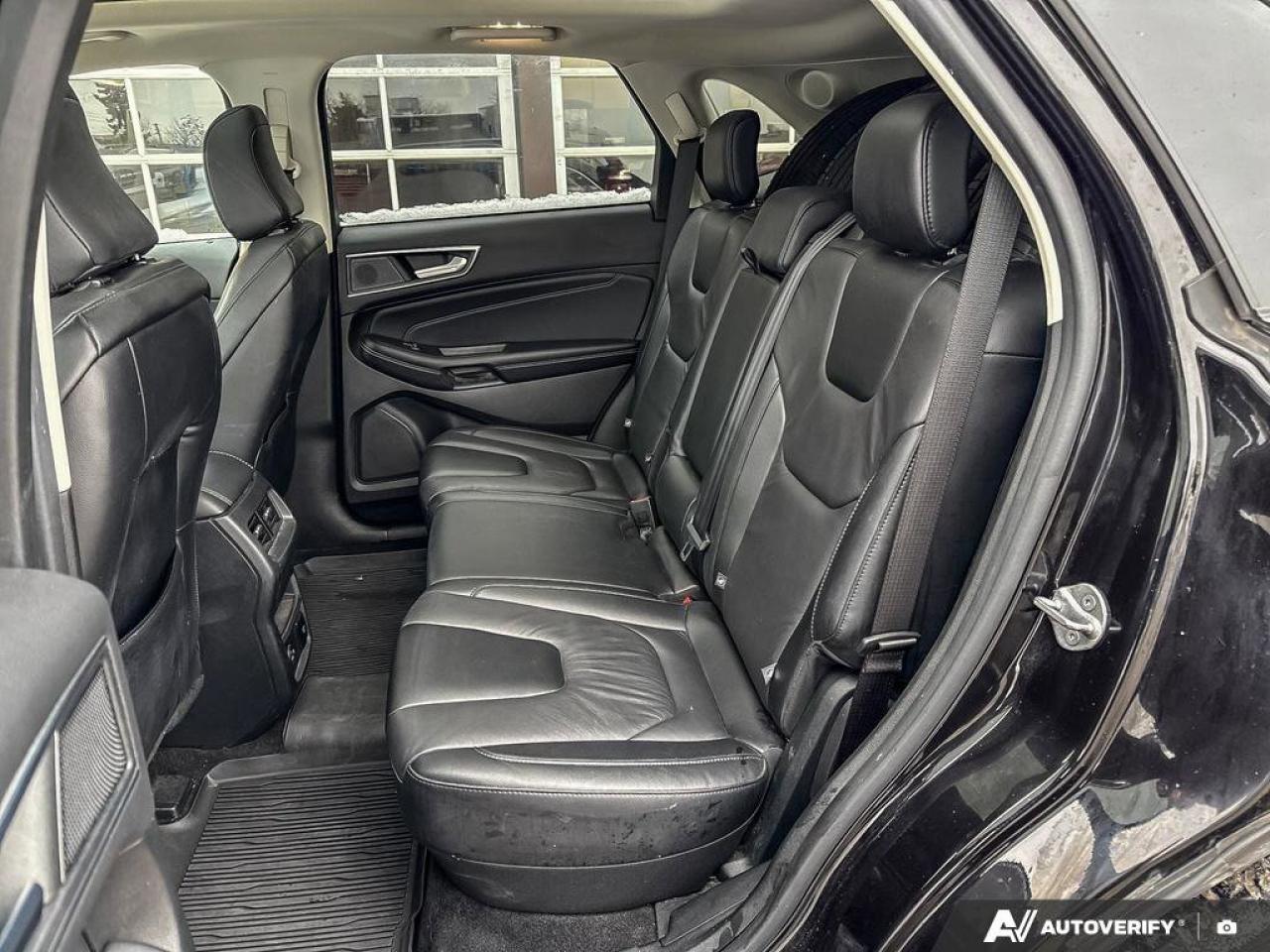 2022 Ford Edge Titanium   MOONROOF   NAV   LEATHER MOONROOF   NAV Photo