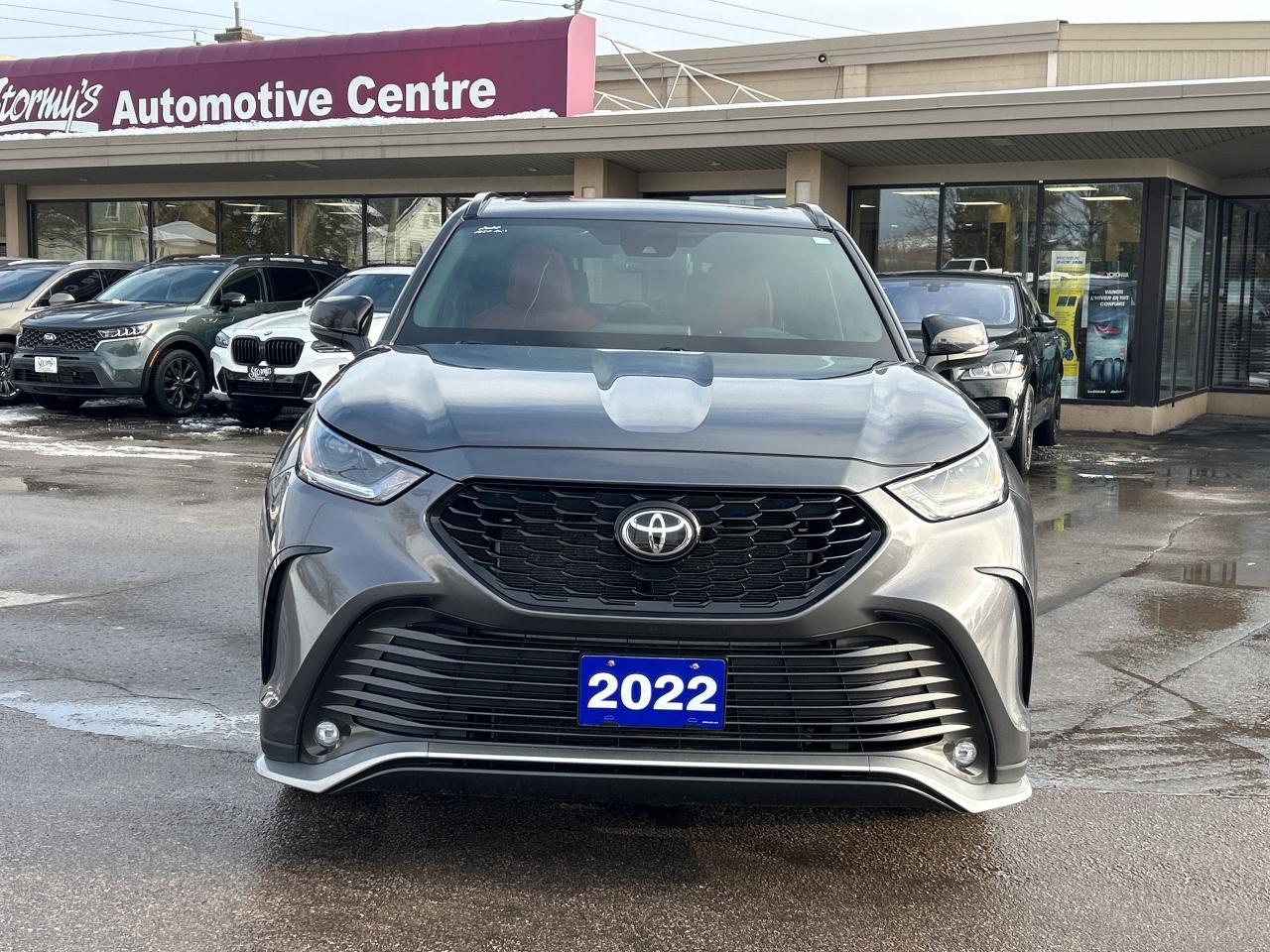 2022 Toyota Highlander XSE, RARE COLOR COMBO *BELLEVILLE 613-961-8848* Photo