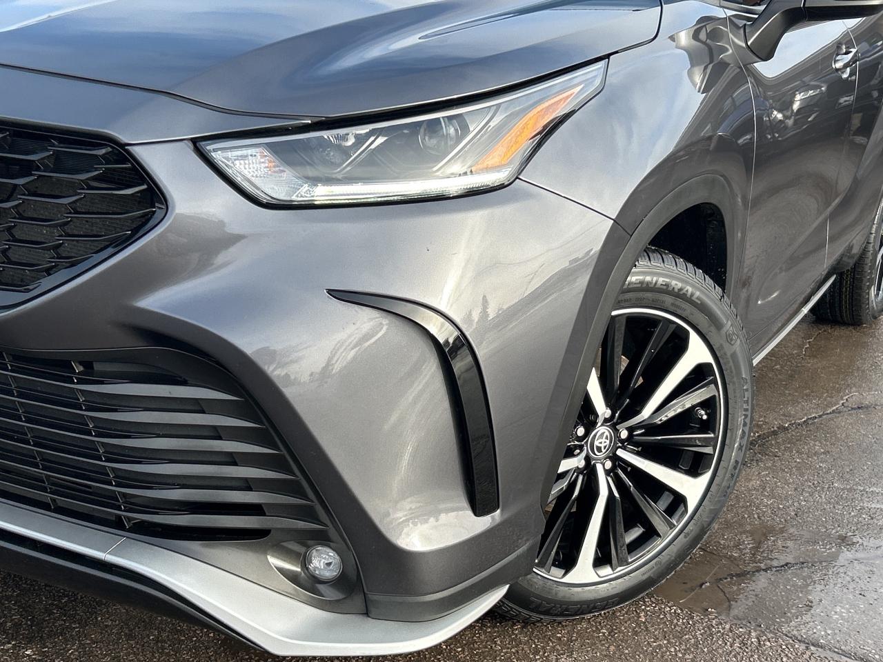 2022 Toyota Highlander XSE, RARE COLOR COMBO *BELLEVILLE 613-961-8848* Photo