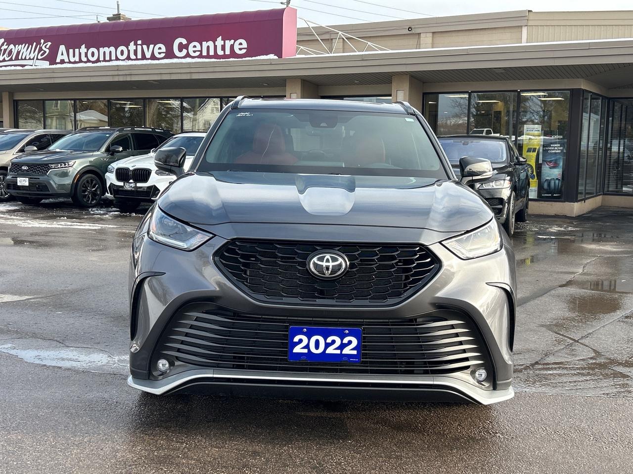 2022 Toyota Highlander XSE, RARE COLOR COMBO *BELLEVILLE 613-961-8848* Photo
