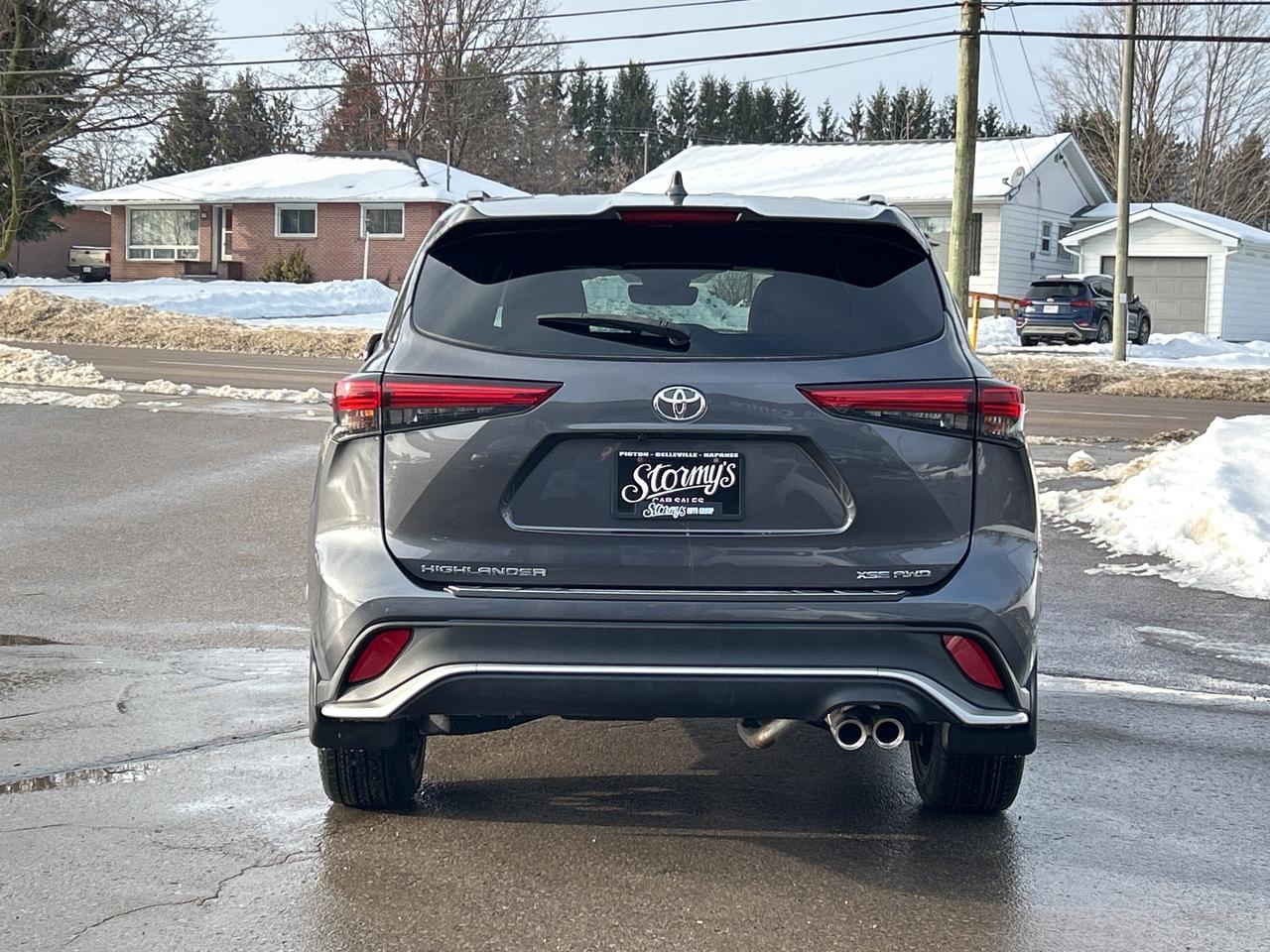 2022 Toyota Highlander XSE, RARE COLOR COMBO *BELLEVILLE 613-961-8848* Photo4