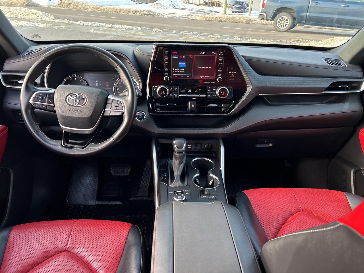 2022 Toyota Highlander XSE, RARE COLOR COMBO *BELLEVILLE 613-961-8848* Photo