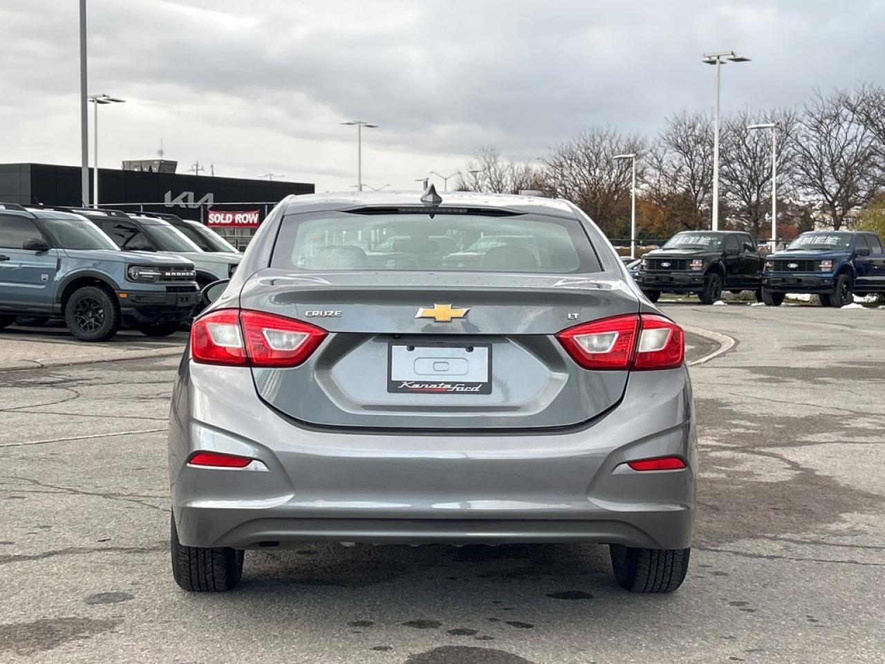 2018 Chevrolet Cruze LT Auto 4dr Sedan Photo4