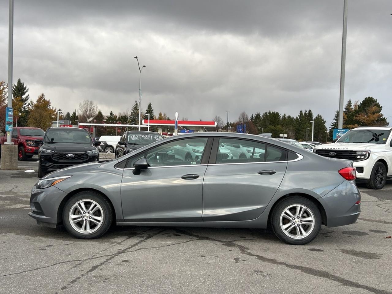 2018 Chevrolet Cruze LT Auto 4dr Sedan Photo2