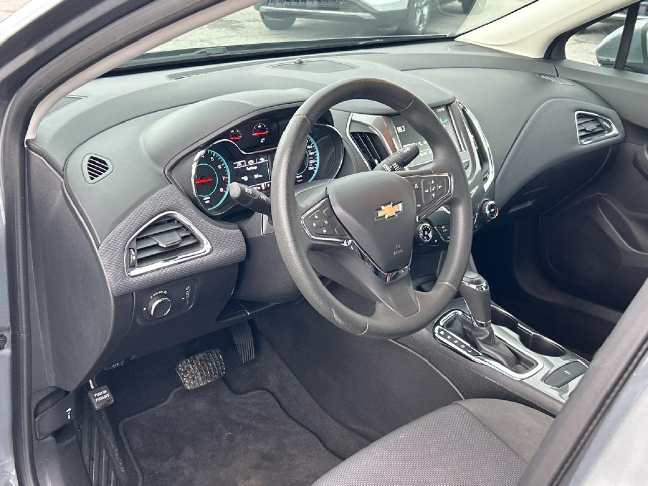 2018 Chevrolet Cruze LT Auto 4dr Sedan Photo