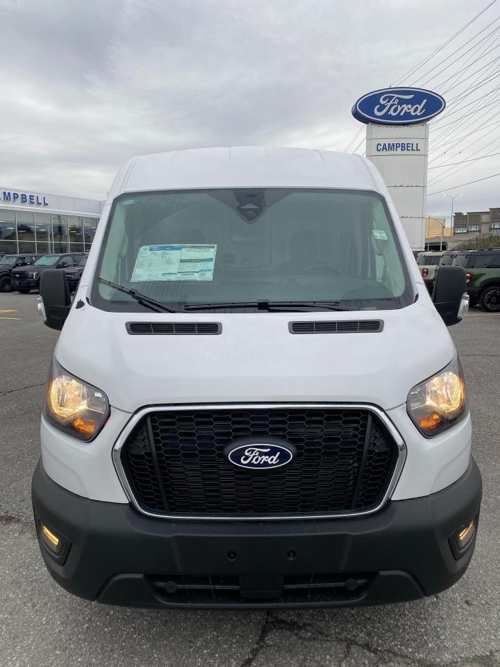 2026 Ford Transit-250 Cargo Base Rear-Wheel Drive Medium Roof Van 148 in. WB Photo