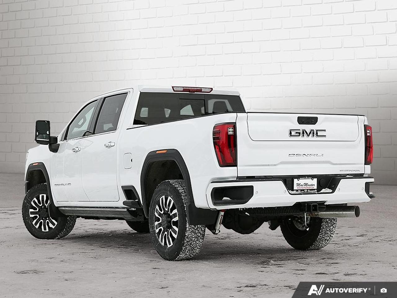 2026 GMC SIERRA 2500HD Crew Cab Standard Box 4-Wheel Drive Denali Ultimate Photo