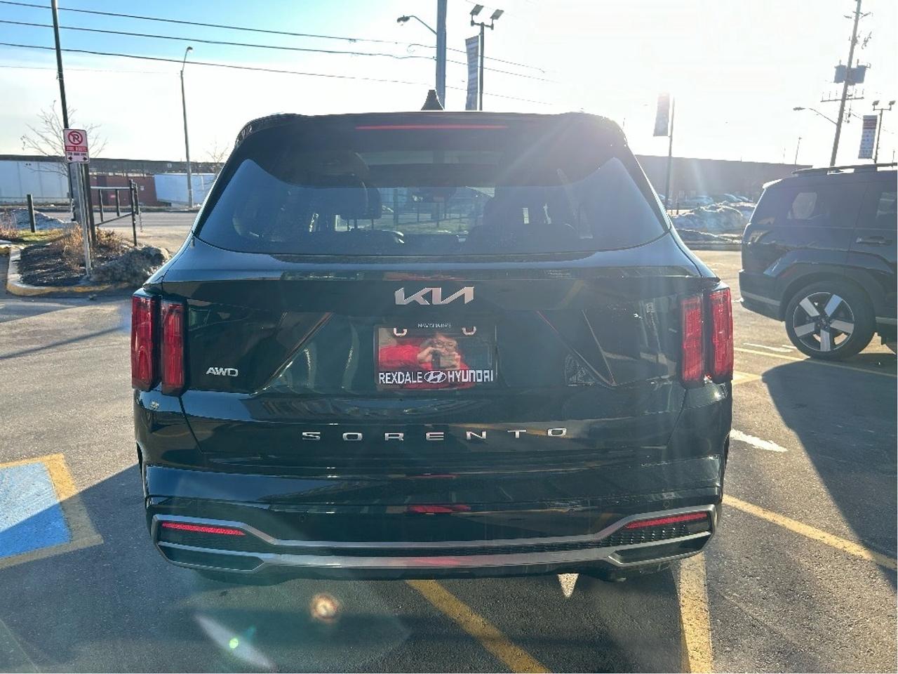 2022 Kia Sorento SX AWD w-Burgundy Leather   CLEAN CAR FAX Photo