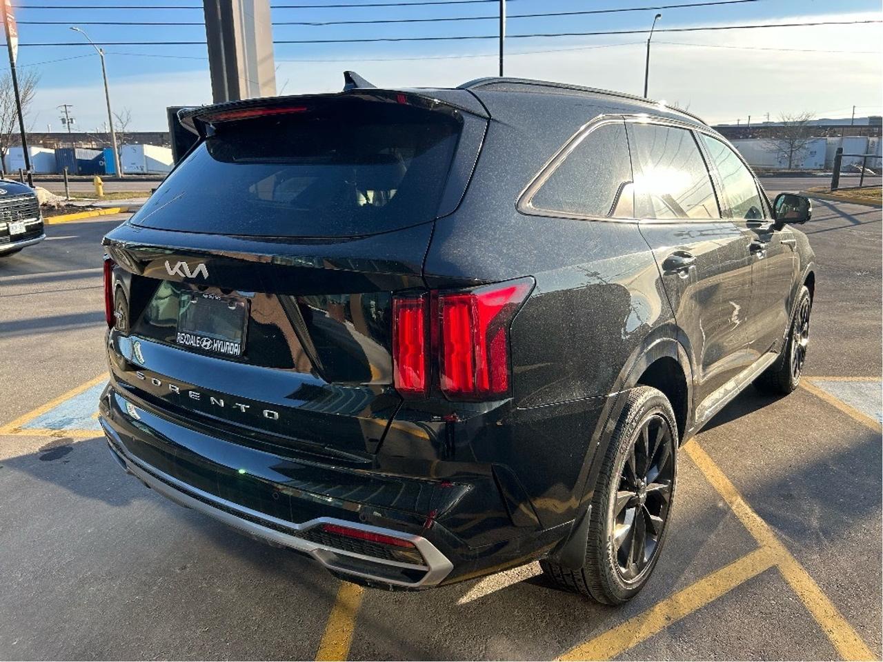 2022 Kia Sorento SX AWD w-Burgundy Leather   CLEAN CAR FAX Photo4