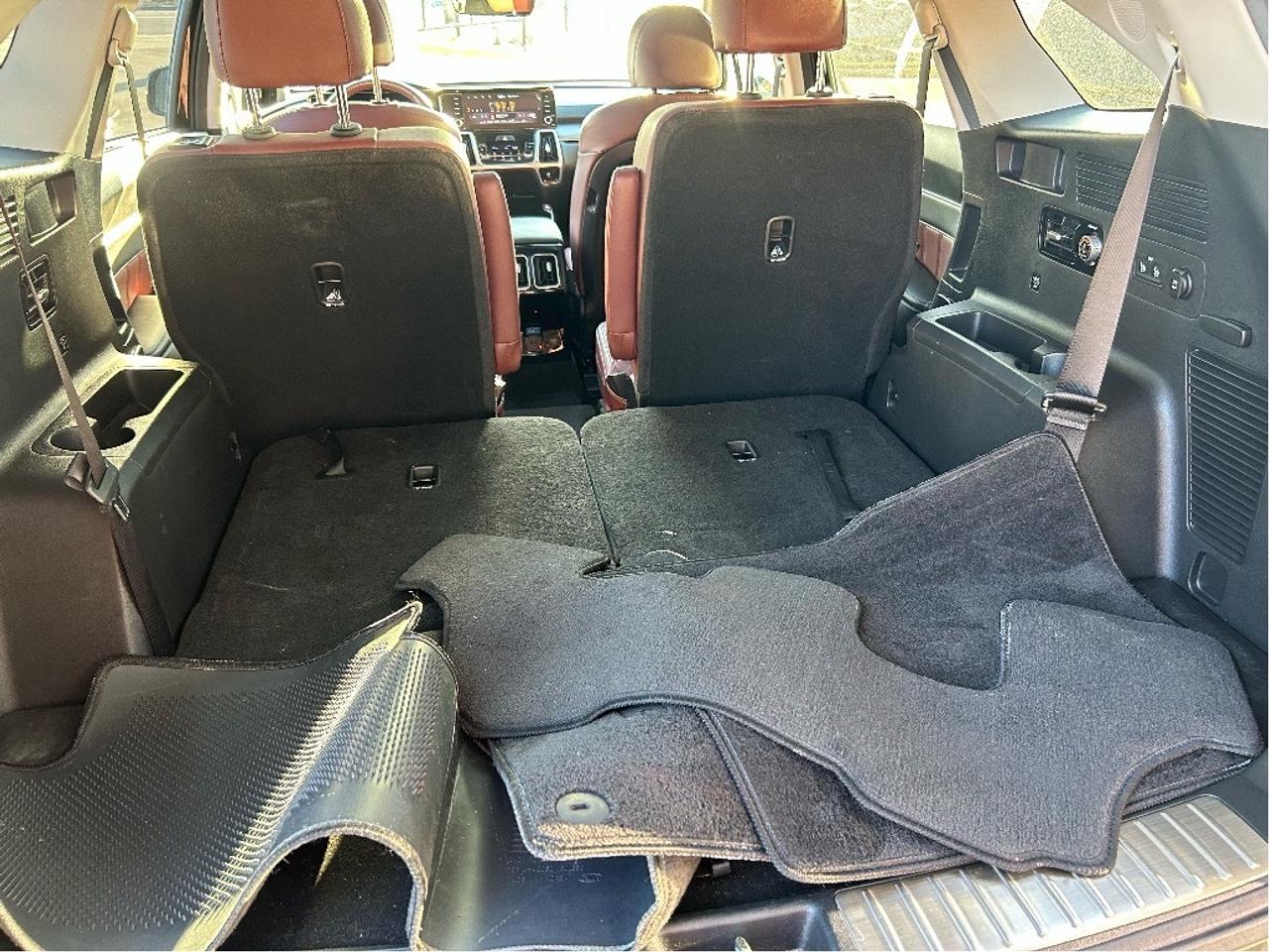 2022 Kia Sorento SX AWD w-Burgundy Leather   CLEAN CAR FAX Photo