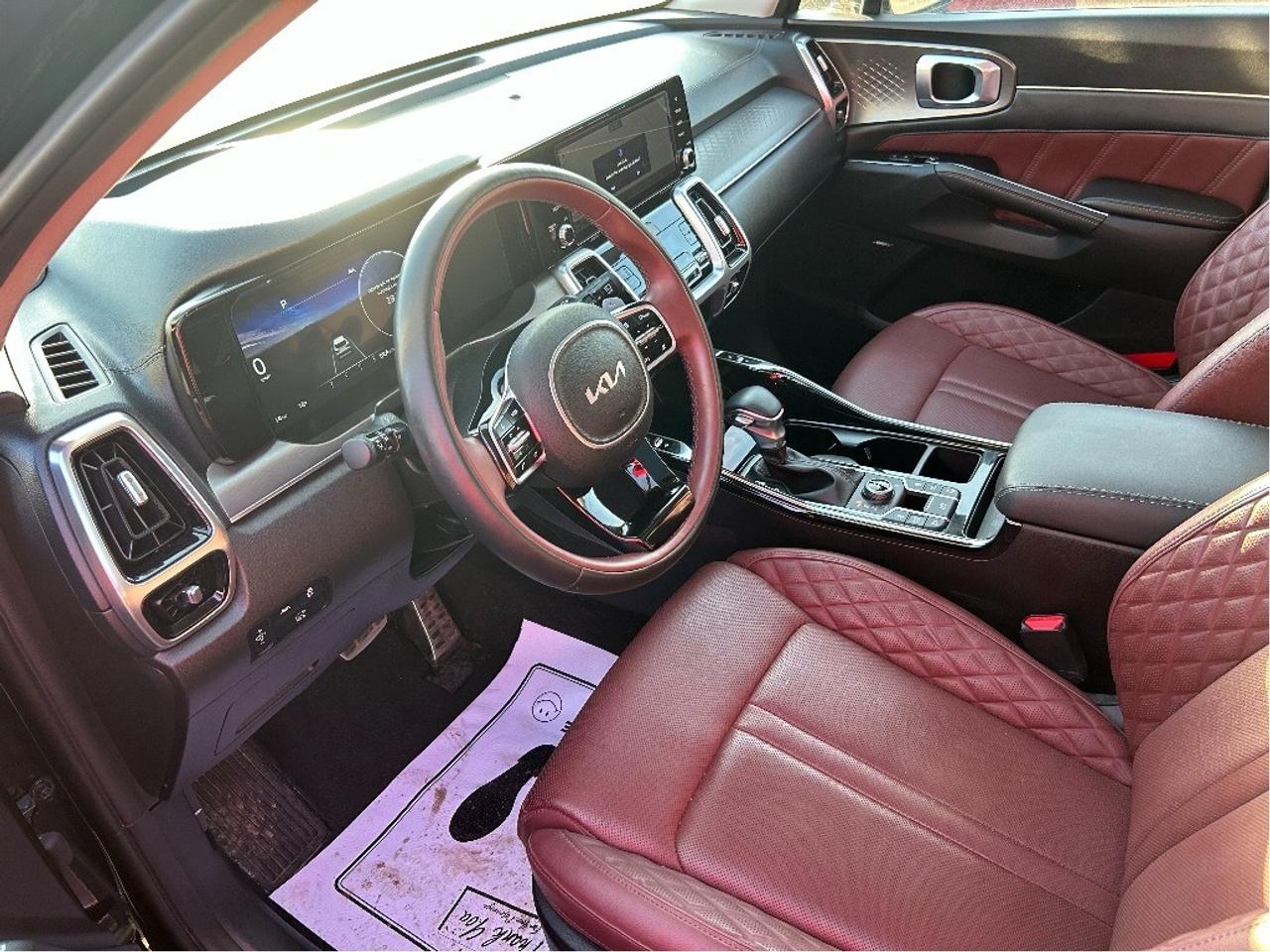 2022 Kia Sorento SX AWD w-Burgundy Leather   CLEAN CAR FAX Photo