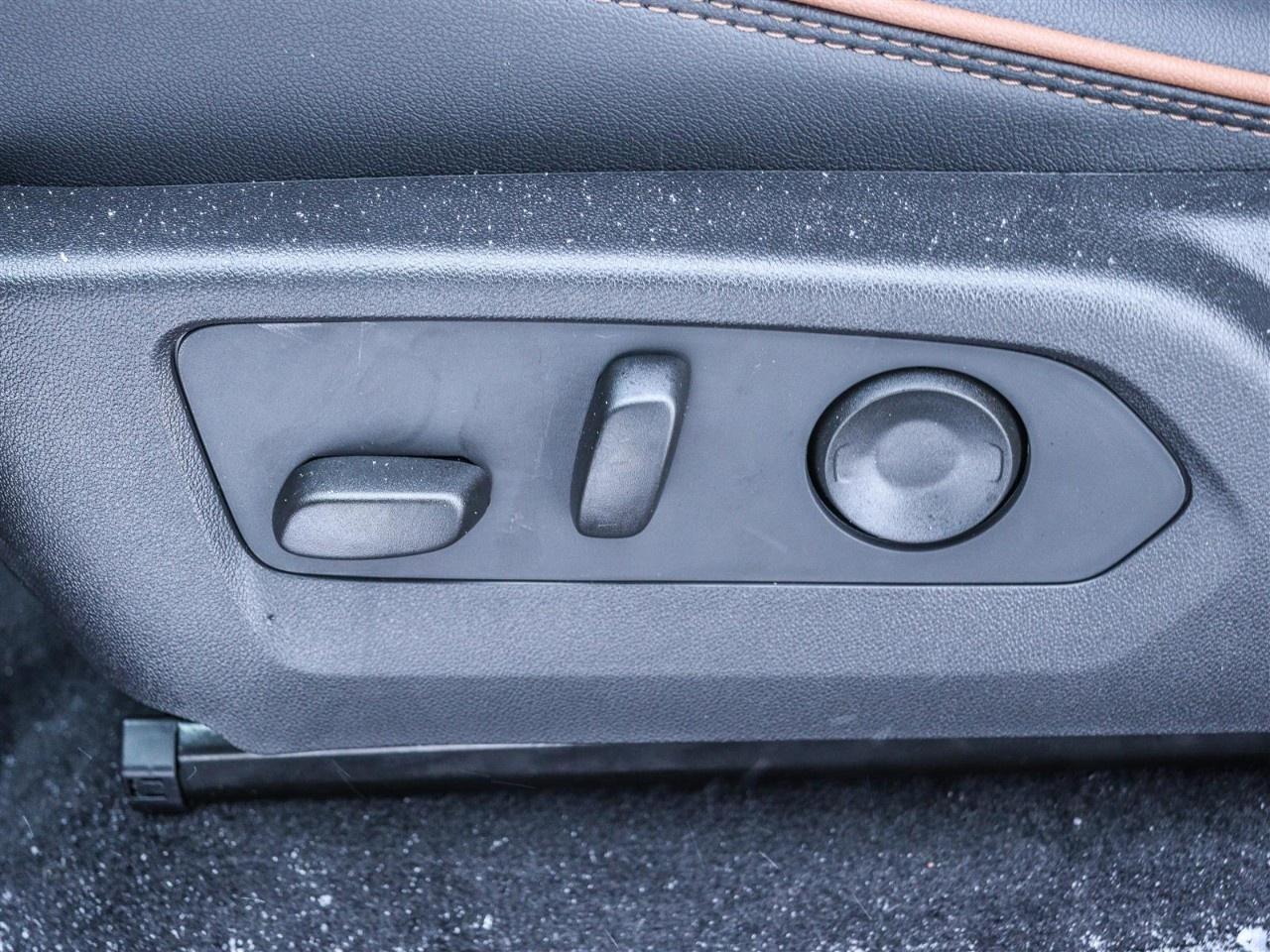 2026 GMC Canyon Crew Cab Short Box 4-Wheel Drive AT4 Photo