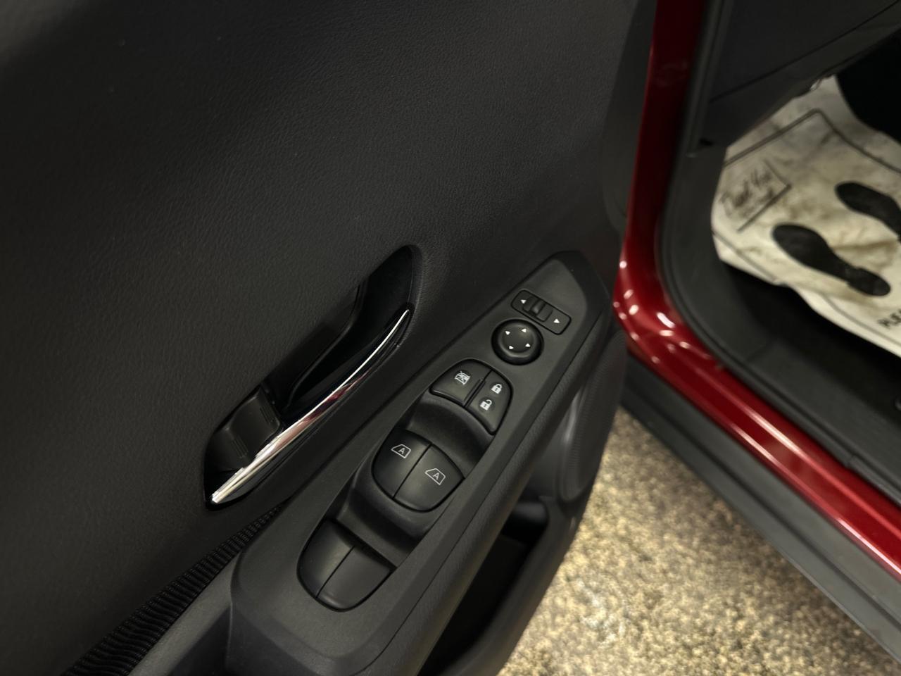 2024 Nissan Kicks SV 4dr Front-Wheel Drive Photo