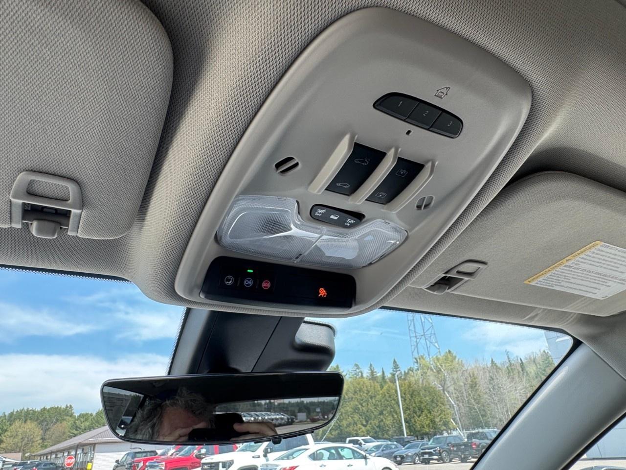 2025 Buick Encore GX Avenir AWD Photo