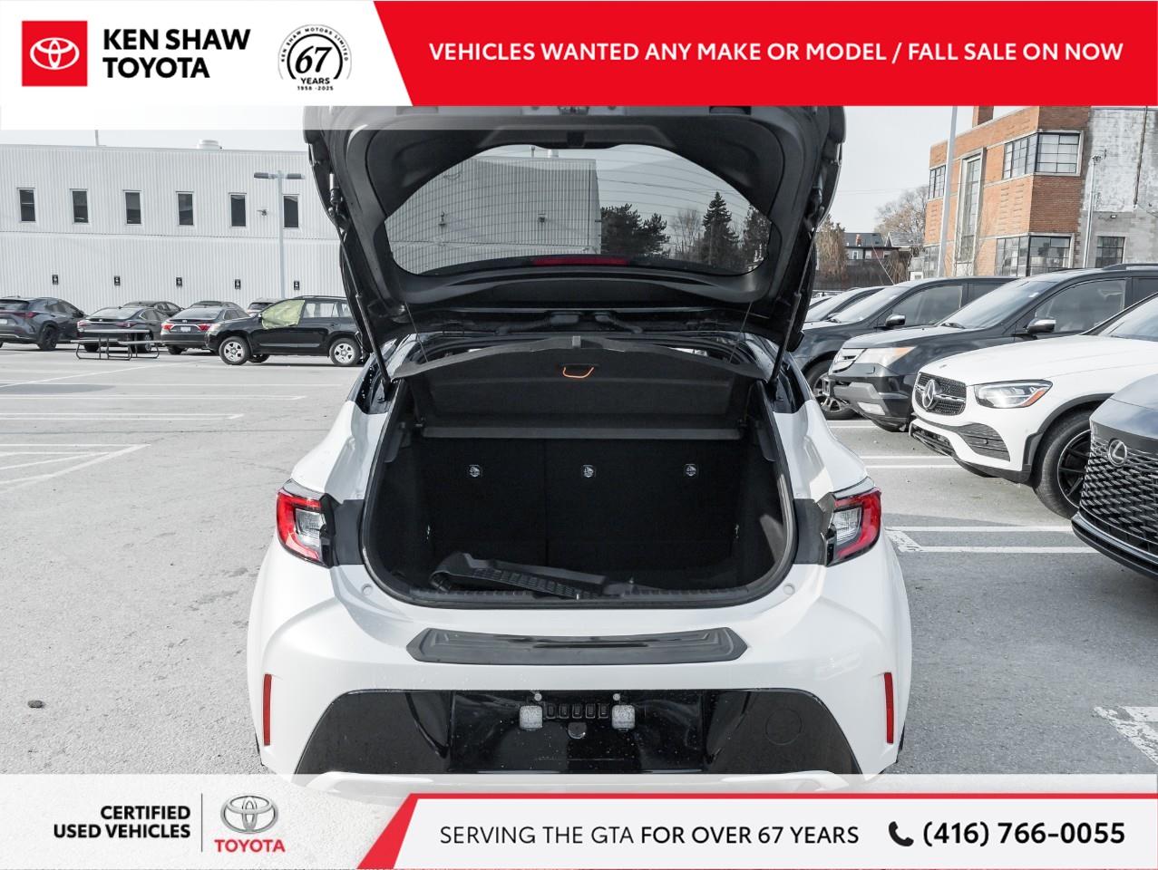 2023 Toyota Corolla Hatchback Base 5dr Photo