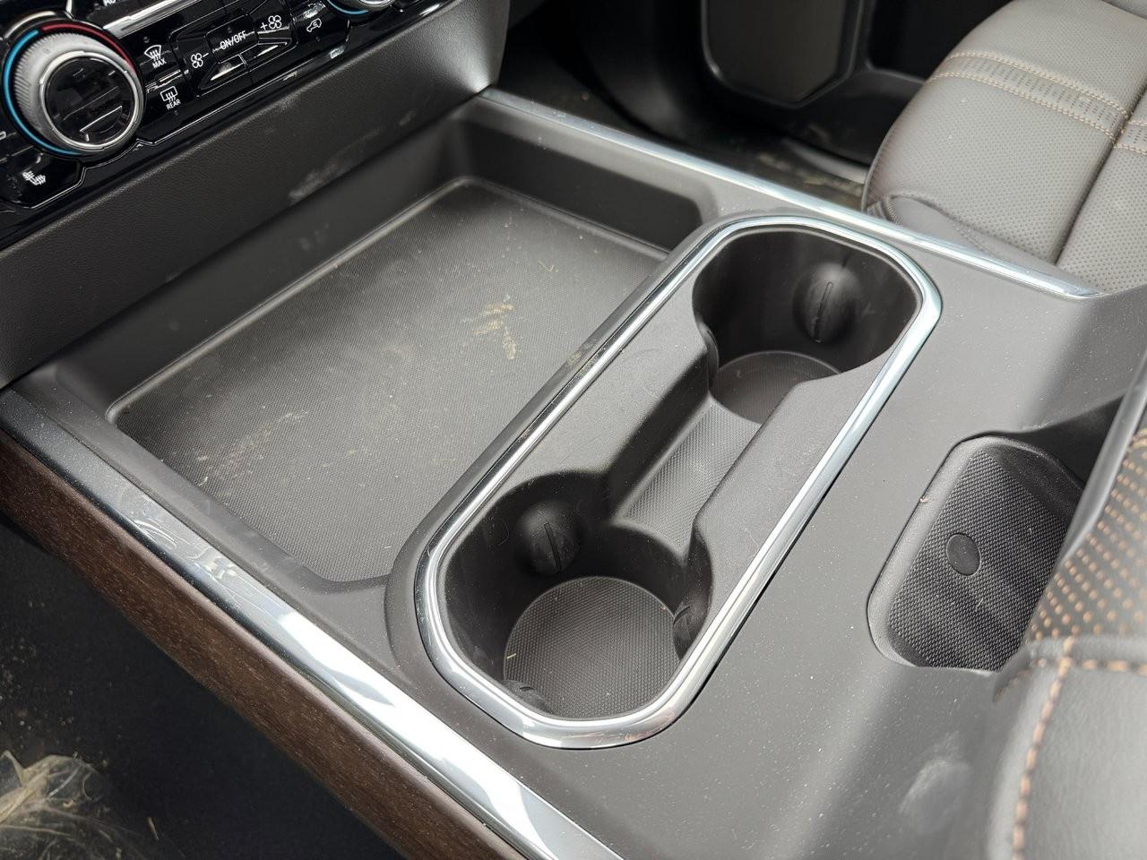 2025 Chevrolet SILVERADO 2500HD 4WD Crew Cab Standard Box High Country Photo