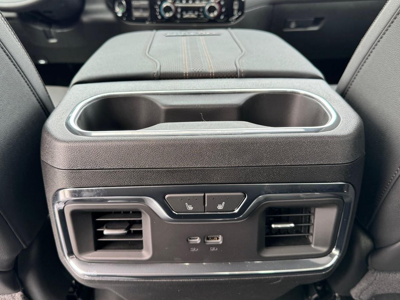 2025 Chevrolet SILVERADO 2500HD 4WD Crew Cab Standard Box High Country Photo