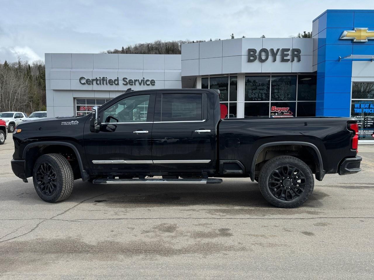 2025 Chevrolet SILVERADO 2500HD 4WD Crew Cab Standard Box High Country Photo