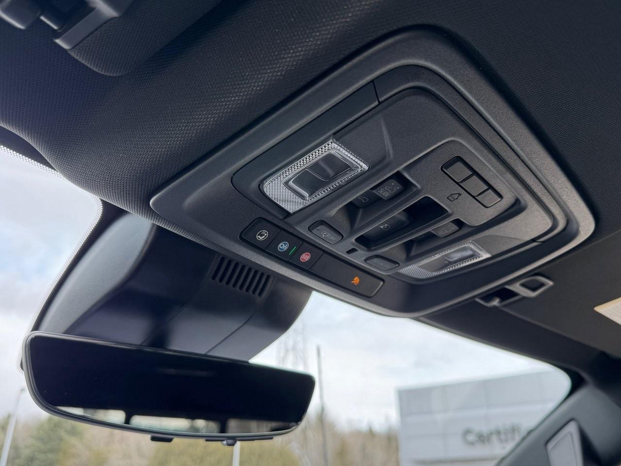 2025 Chevrolet SILVERADO 2500HD 4WD Crew Cab Standard Box High Country Photo