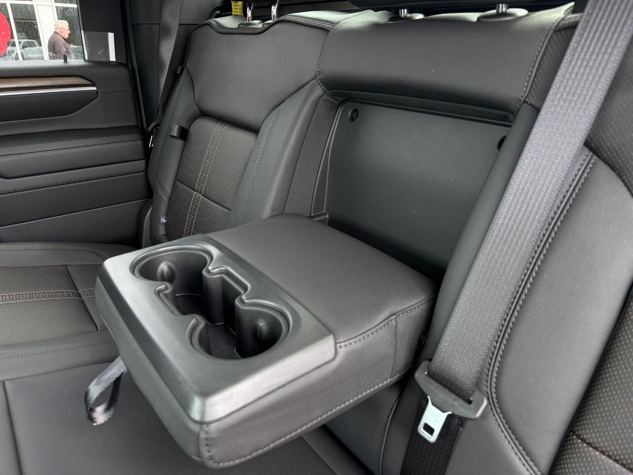 2025 Chevrolet SILVERADO 2500HD 4WD Crew Cab Standard Box High Country Photo