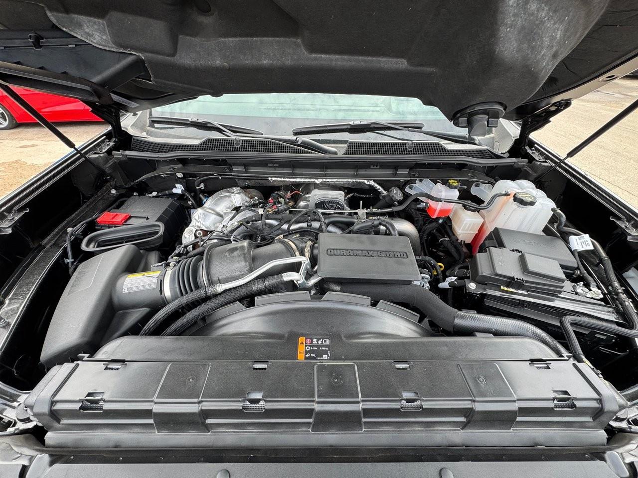 2025 Chevrolet SILVERADO 2500HD 4WD Crew Cab Standard Box High Country Photo