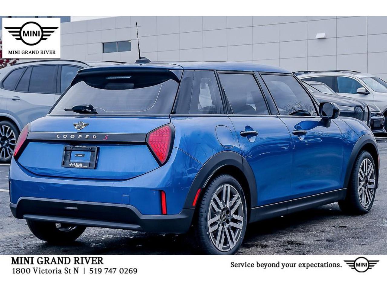 2025 MINI 5 Door Cooper S 4dr Hatchback Photo