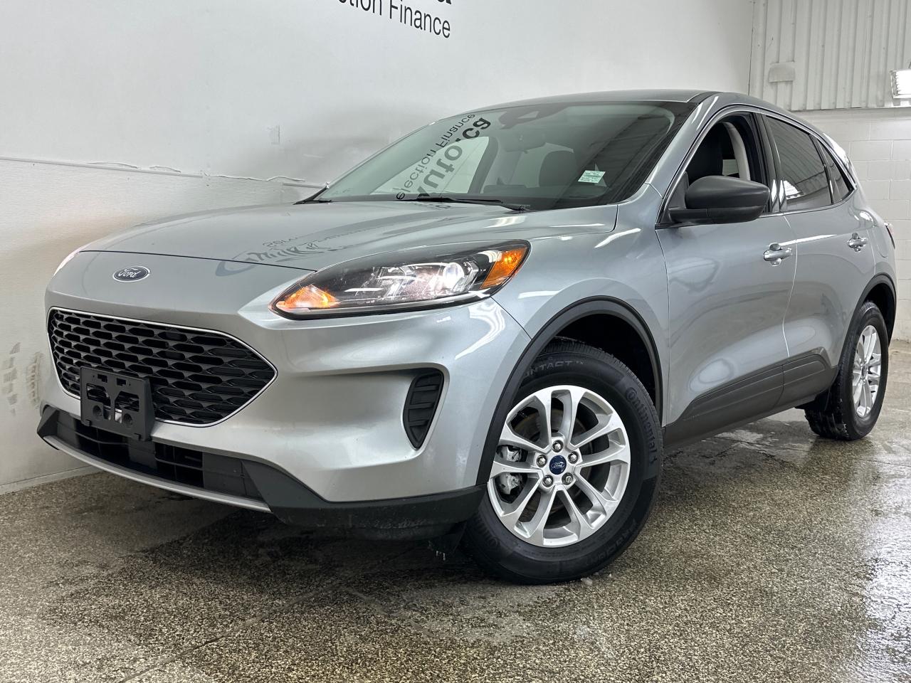 2022 Ford Escape SE 4dr All-Wheel Drive Photo2