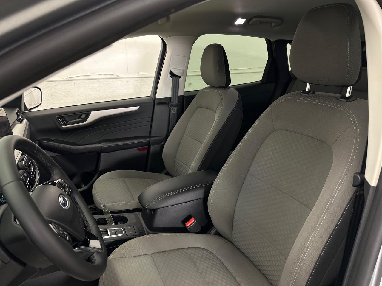 2022 Ford Escape SE 4dr All-Wheel Drive Photo