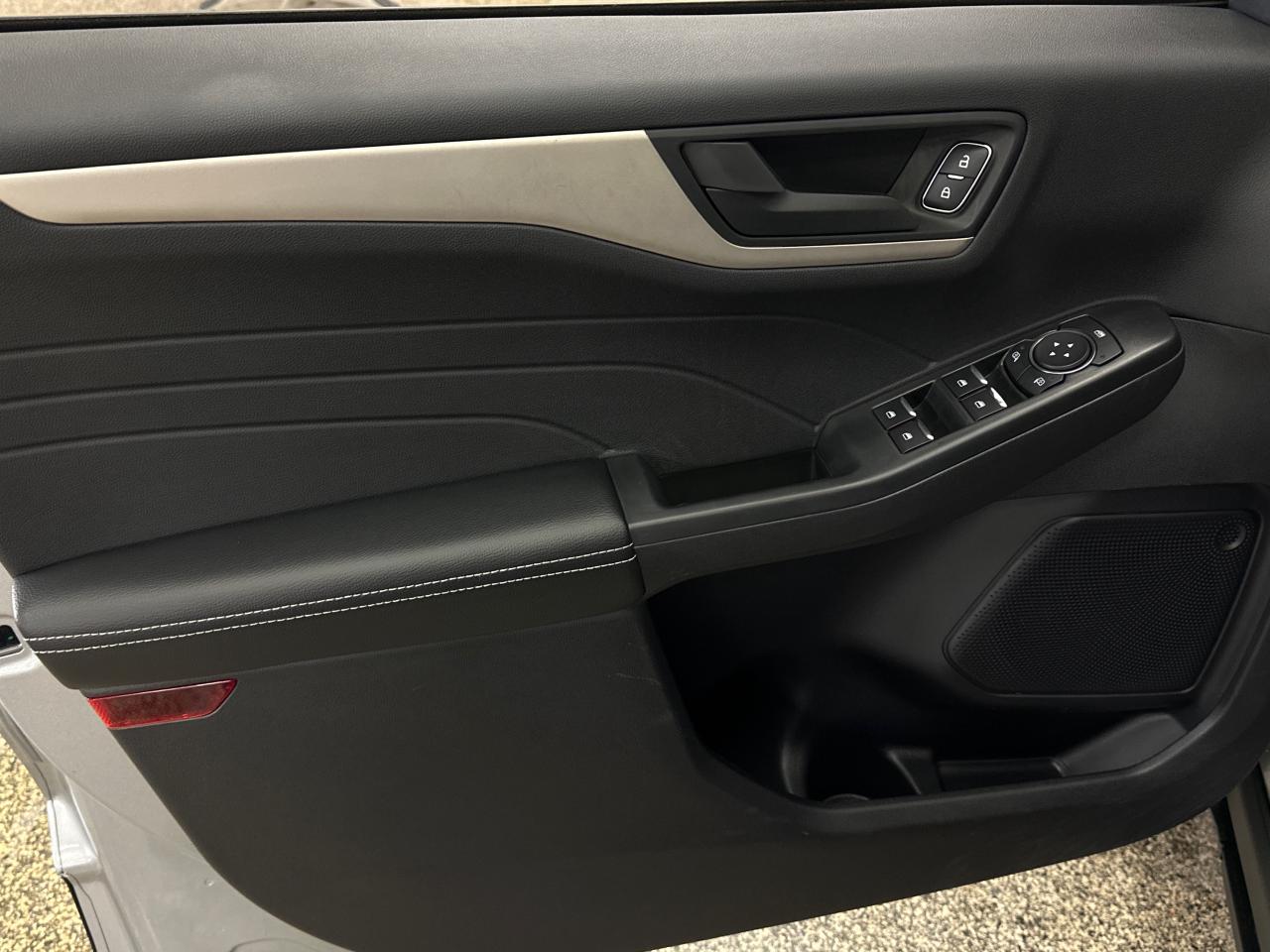 2022 Ford Escape SE 4dr All-Wheel Drive Photo