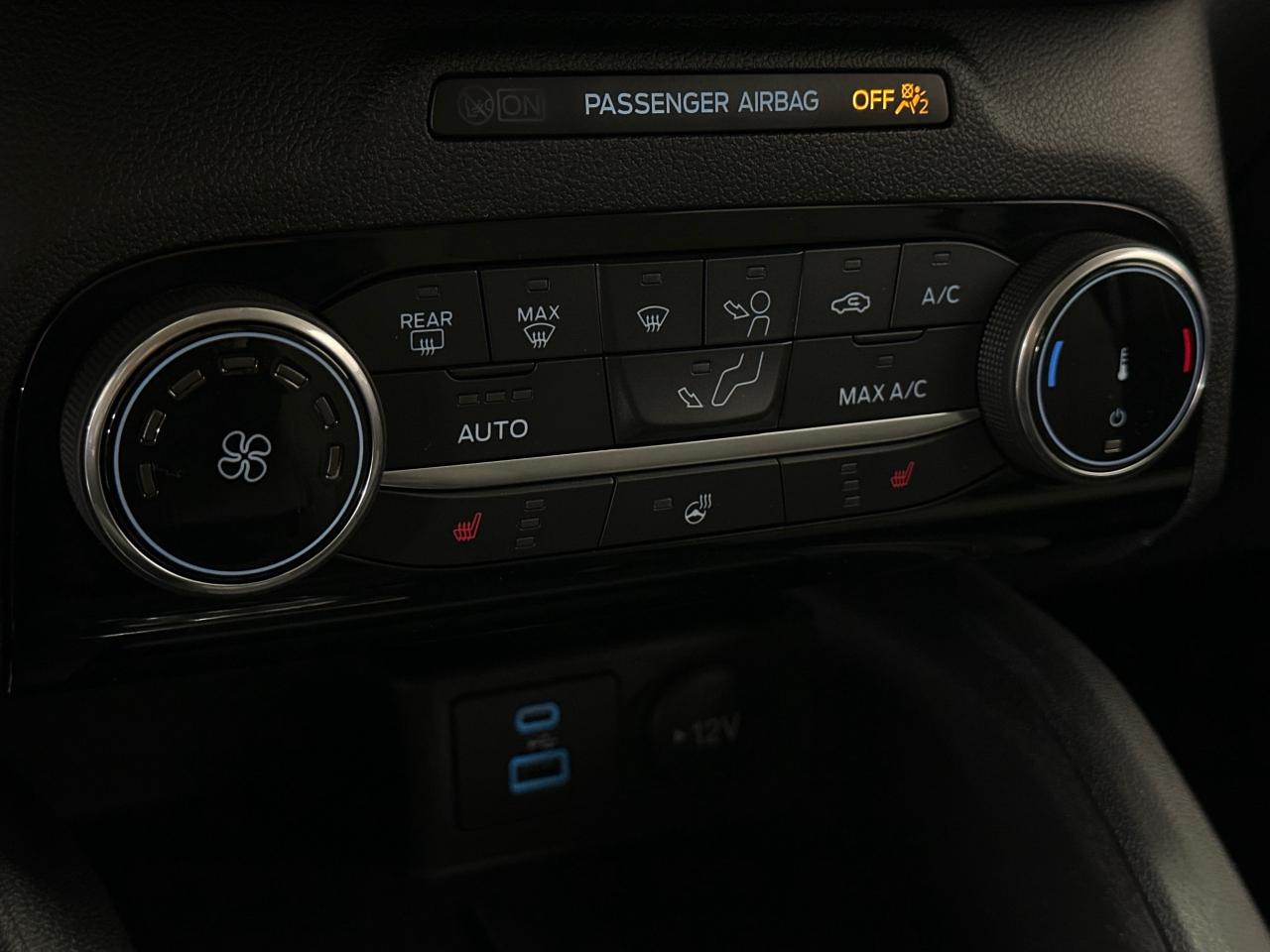 2022 Ford Escape SE 4dr All-Wheel Drive Photo