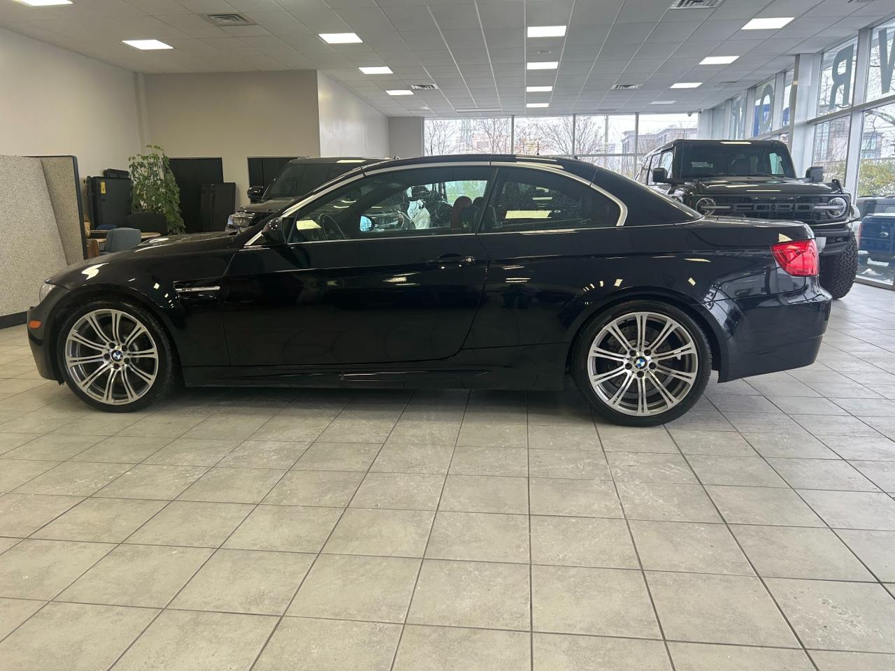 2013 BMW M3 Base 2dr Rear-Wheel Drive Cabriolet Photo2