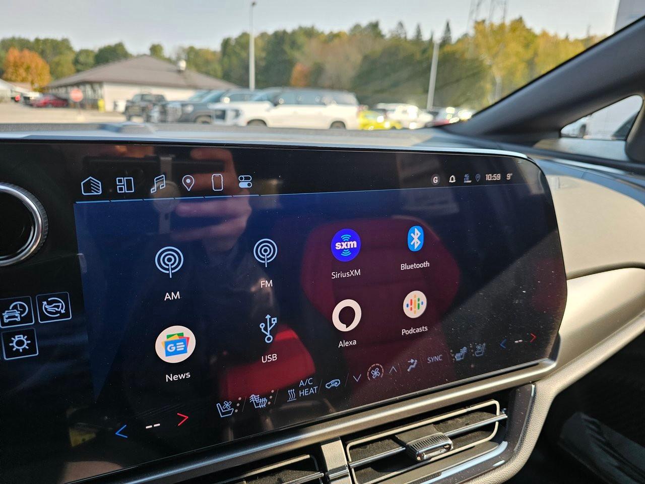 2024 Chevrolet Equinox EV 4dr RS w/3RS Photo