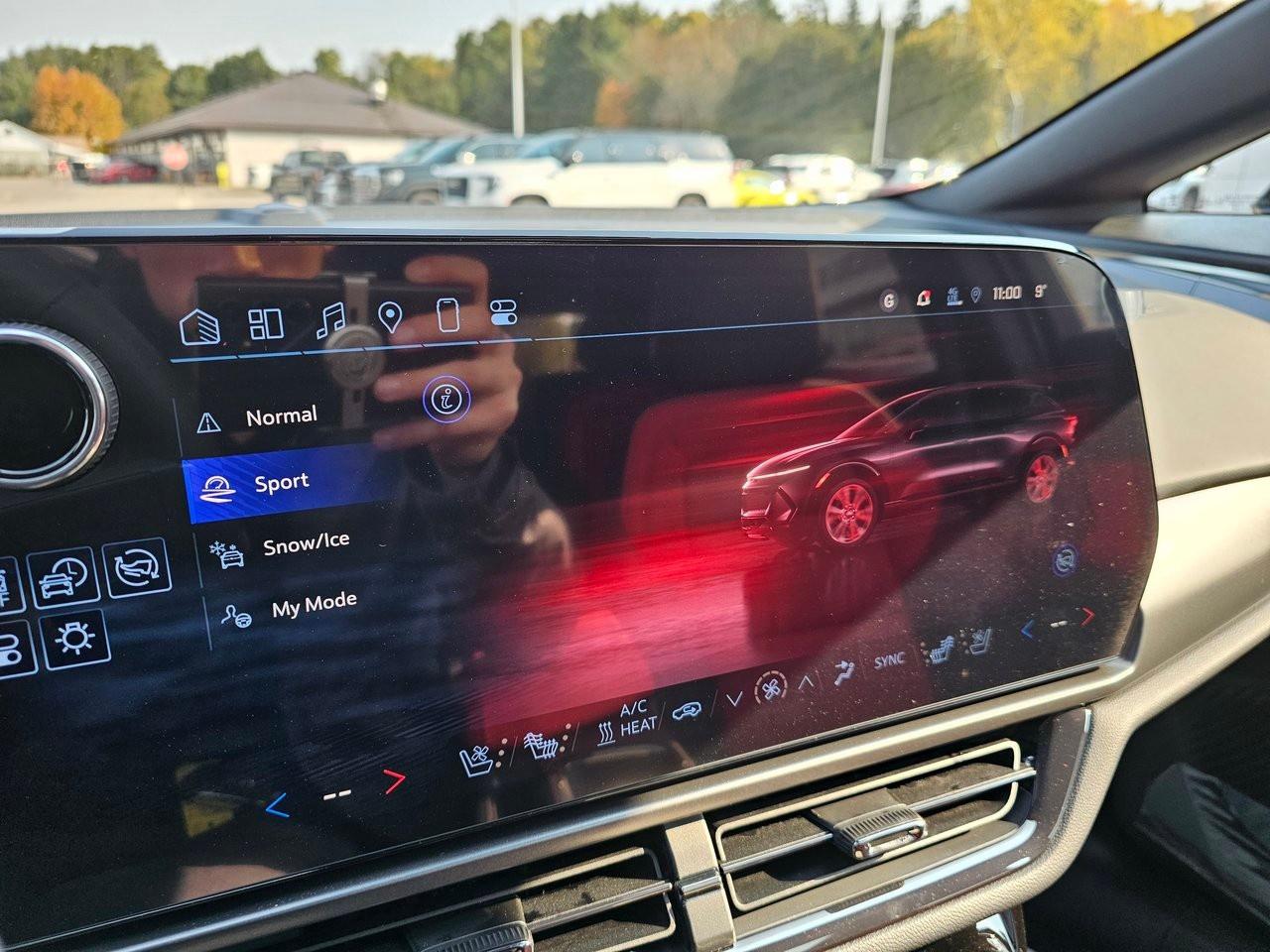 2024 Chevrolet Equinox EV 4dr RS w/3RS Photo