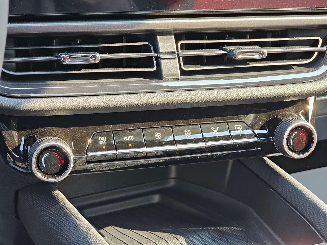 2024 Chevrolet Equinox EV 4dr RS w/3RS Photo