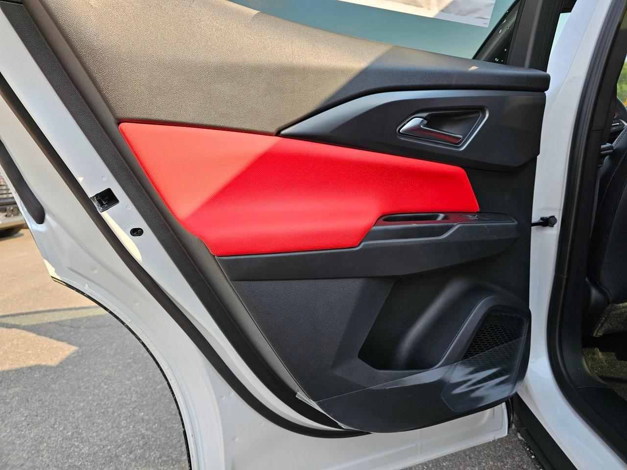 2024 Chevrolet Equinox EV 4dr RS w/3RS Photo