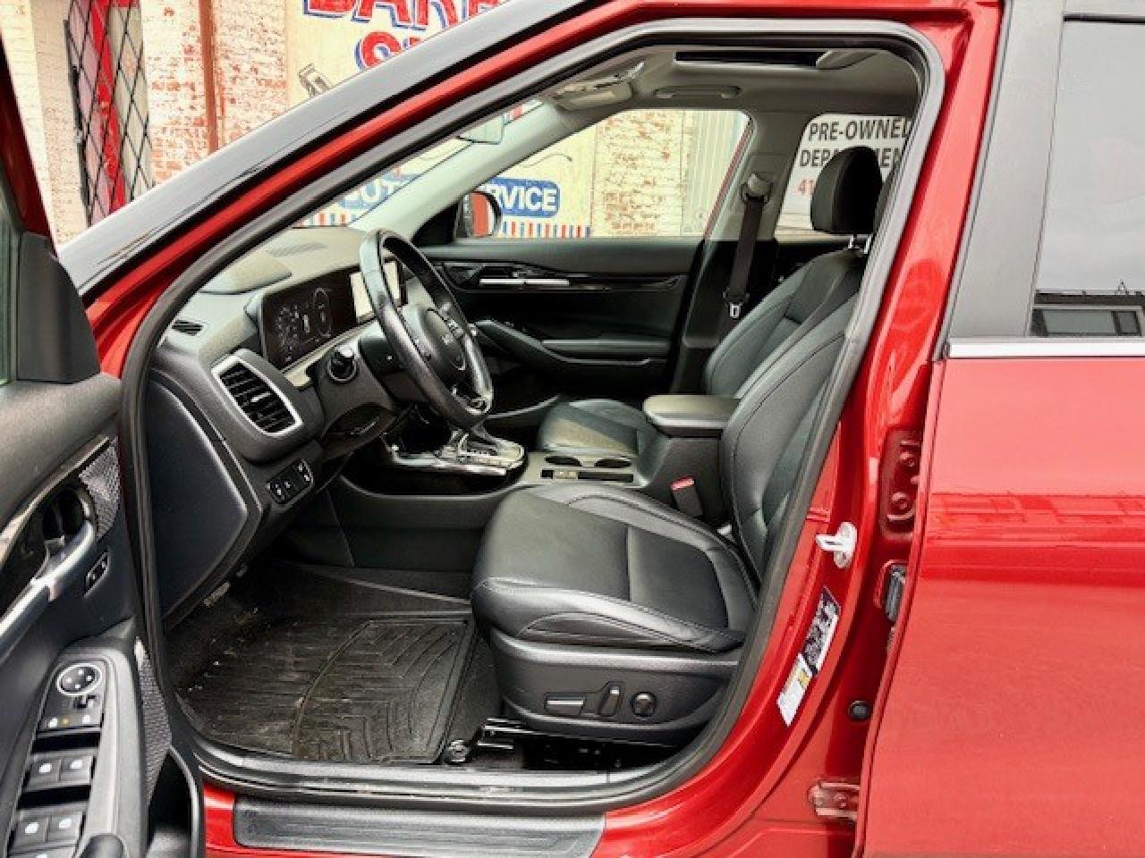 2024 Kia Seltos SX AWD w-Black Interior Photo