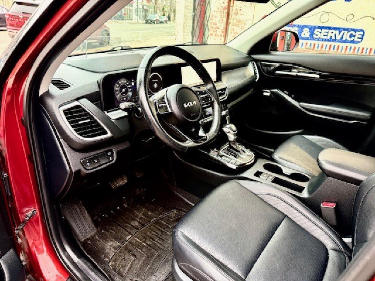 2024 Kia Seltos SX AWD w-Black Interior Photo