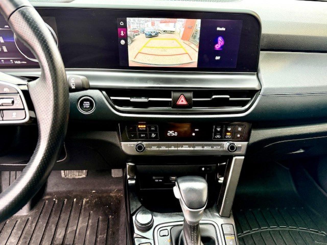 2024 Kia Seltos SX AWD w-Black Interior Photo