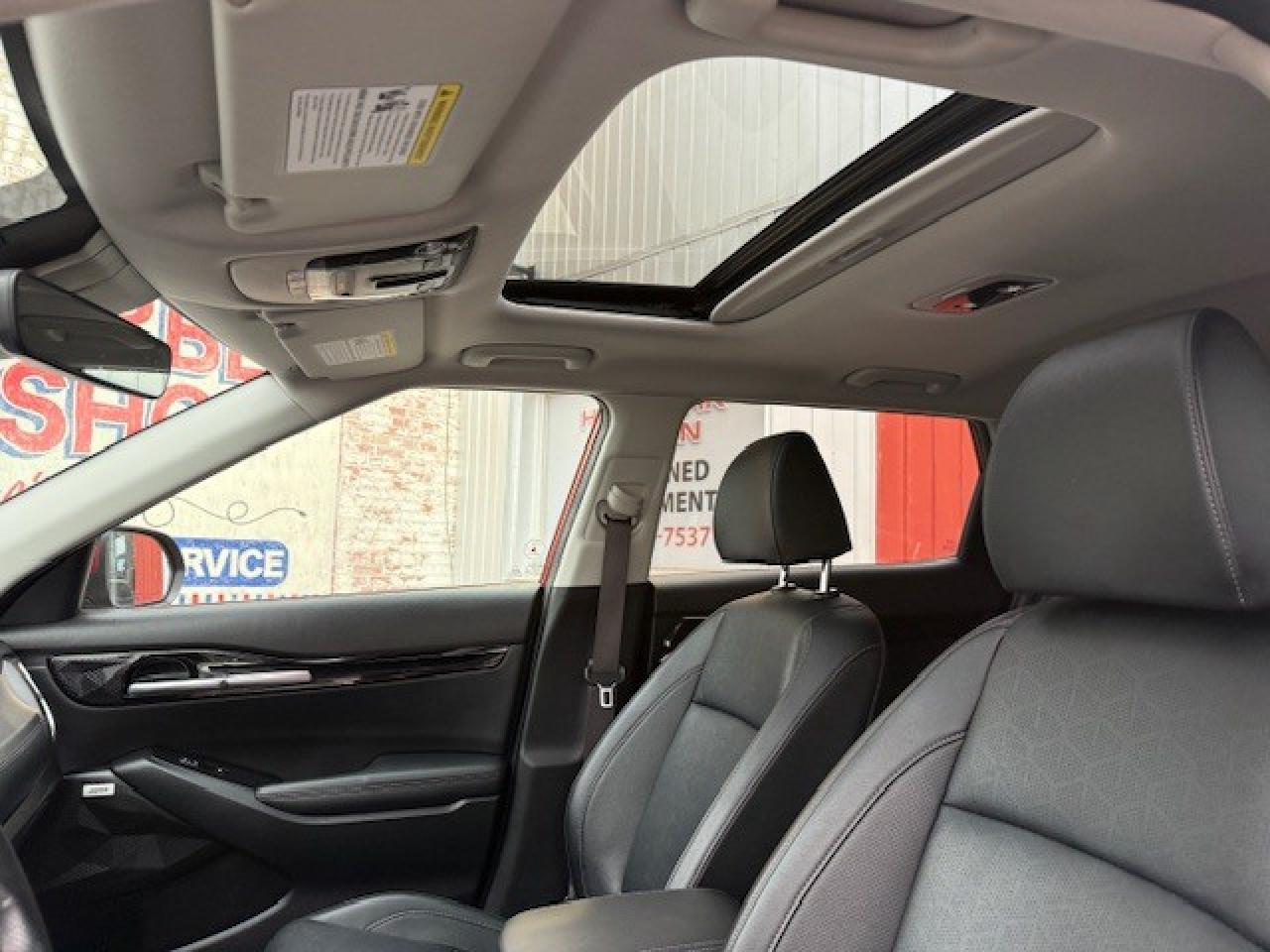 2024 Kia Seltos SX AWD w-Black Interior Photo