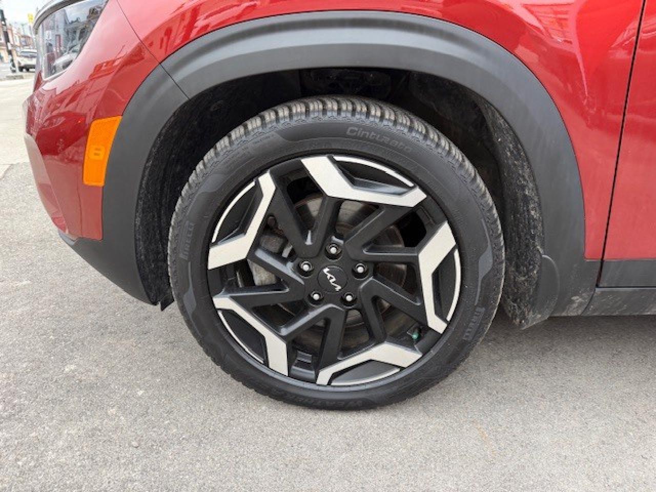 2024 Kia Seltos SX AWD w-Black Interior Photo